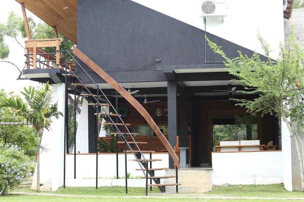 Eco Hotel Black & White - Anuradhapura Mihintale Eksteriør bilde