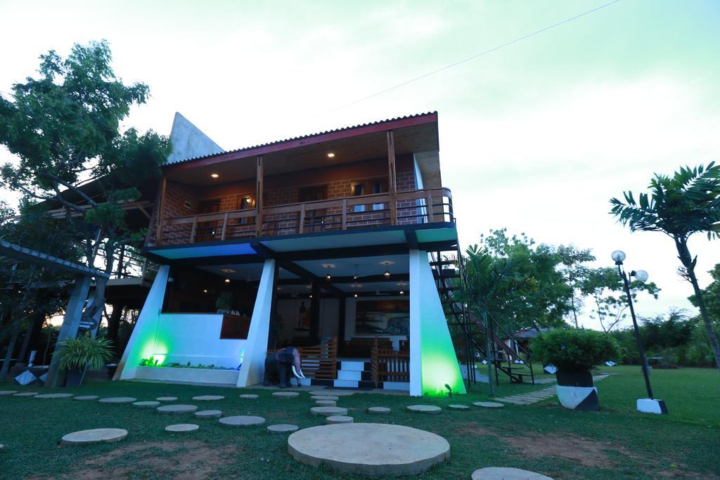 Eco Hotel Black & White - Anuradhapura Mihintale Eksteriør bilde