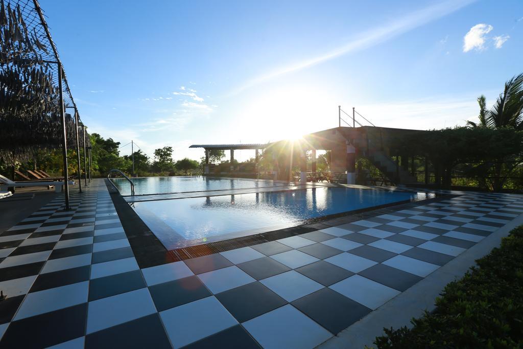 Eco Hotel Black & White - Anuradhapura Mihintale Eksteriør bilde