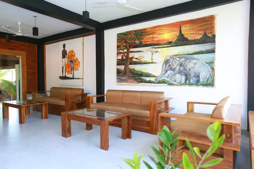 Eco Hotel Black & White - Anuradhapura Mihintale Eksteriør bilde
