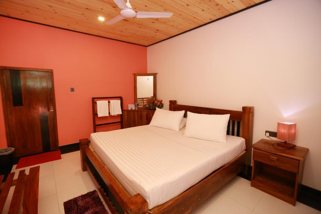 Eco Hotel Black & White - Anuradhapura Mihintale Eksteriør bilde