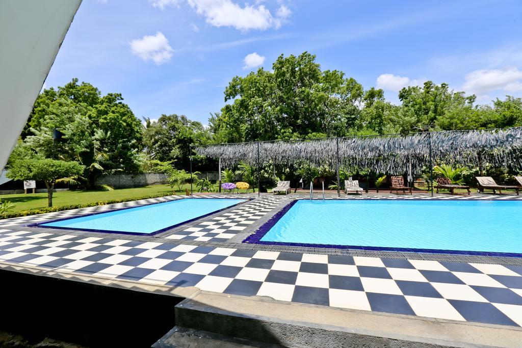 Eco Hotel Black & White - Anuradhapura Mihintale Eksteriør bilde