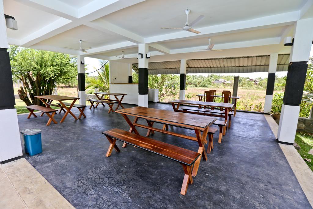 Eco Hotel Black & White - Anuradhapura Mihintale Eksteriør bilde